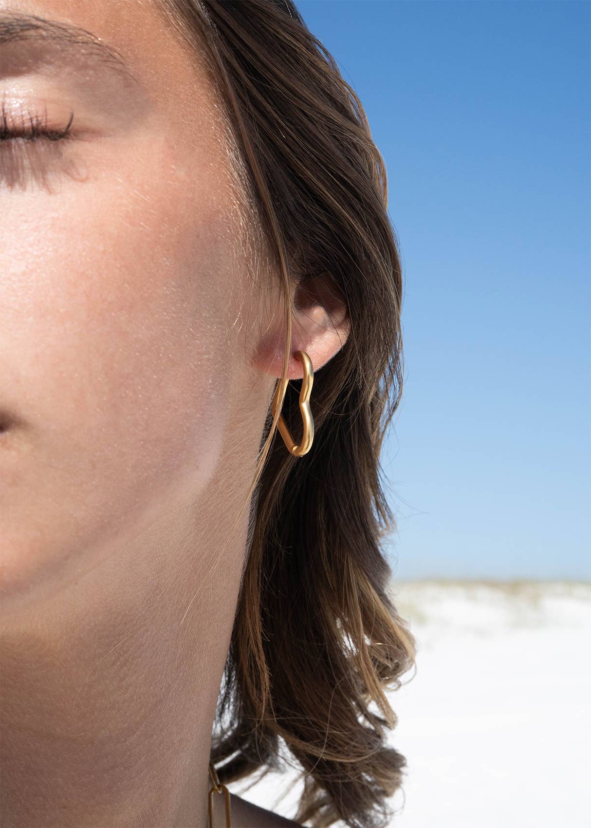 18K Gold PVD Heart Hoop Earrings - Wild Azalea Boutique